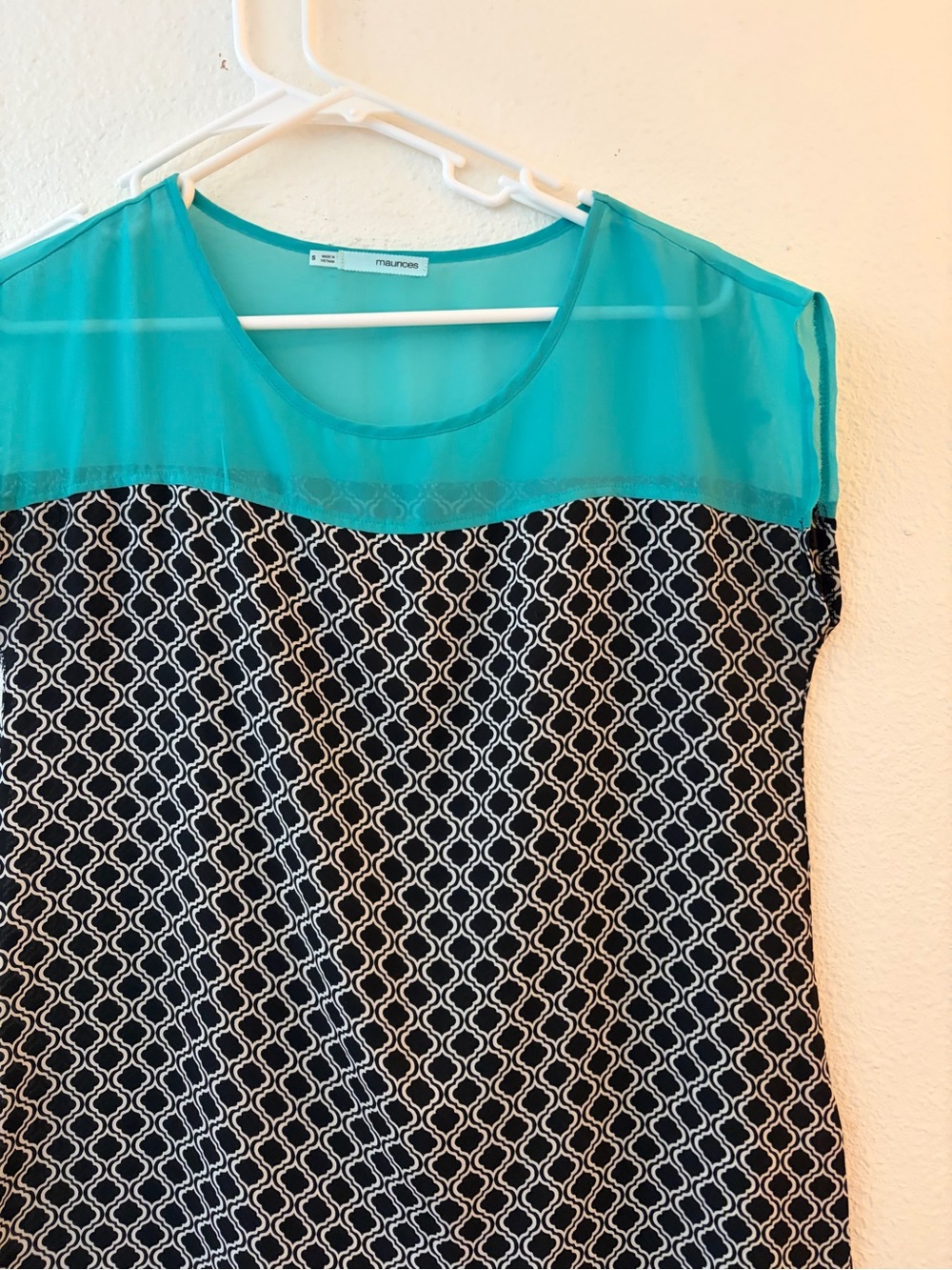 Maurices Teal Black White Geometric Quatrefoil Print Tunic Blouse Size Small